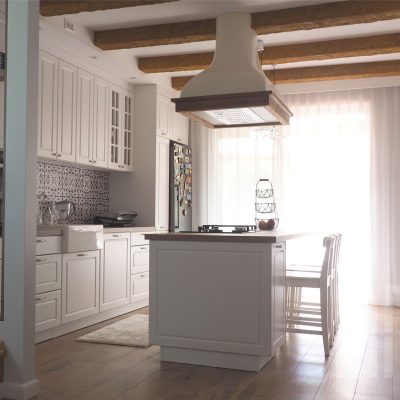 Insular cooker hood from Cooker Hoods Workshop.